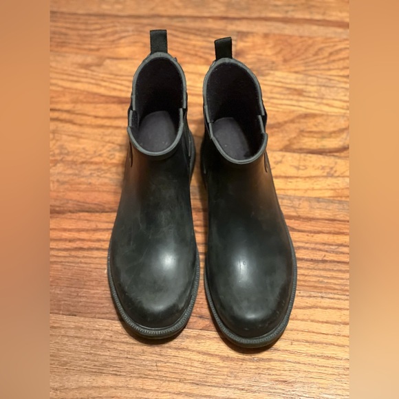 Madewell black rubber booties size 8 - Picture 2 of 3